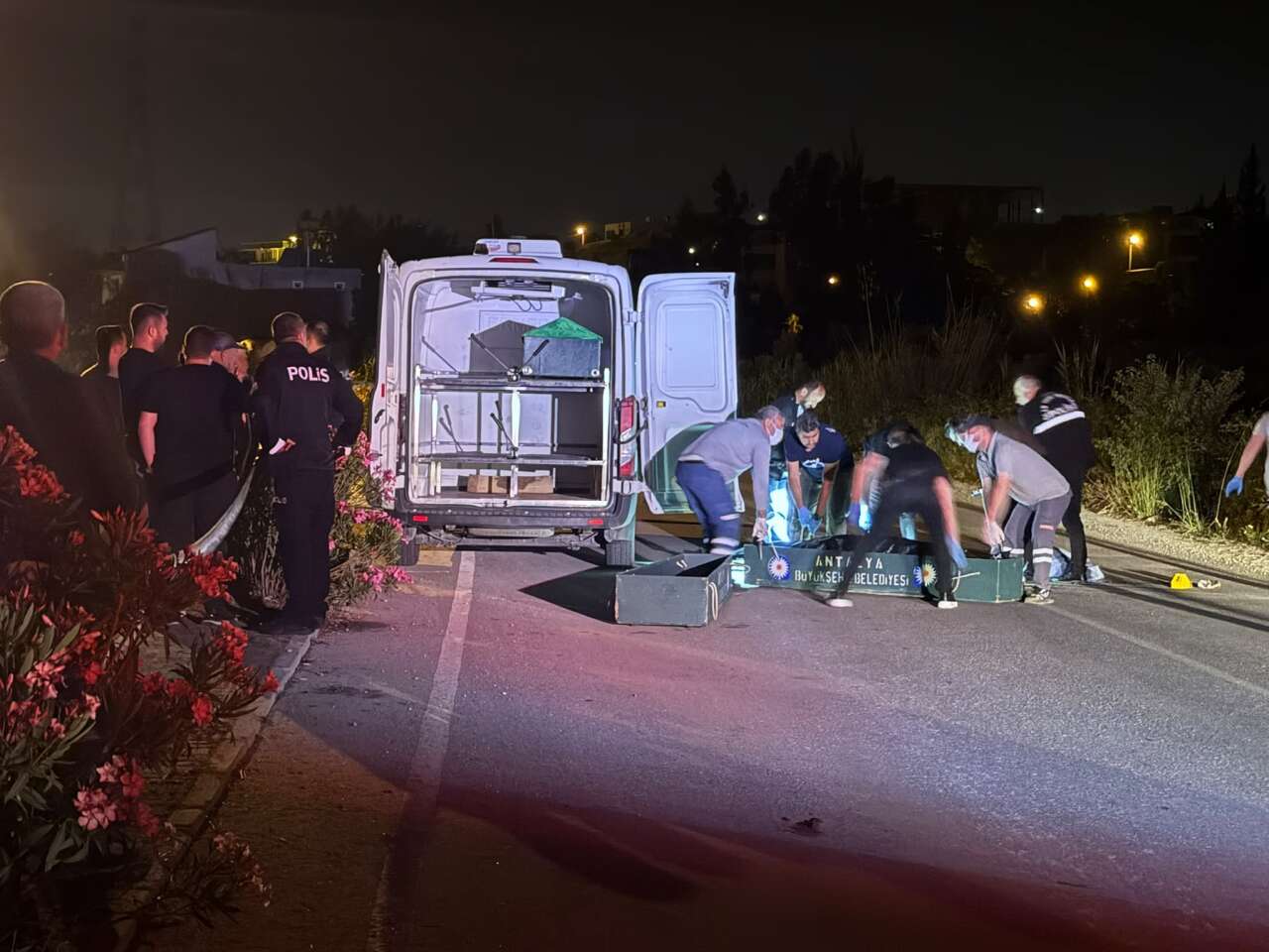 Sokak ortasında katliam! 3 arkadaş öldürüldü 6